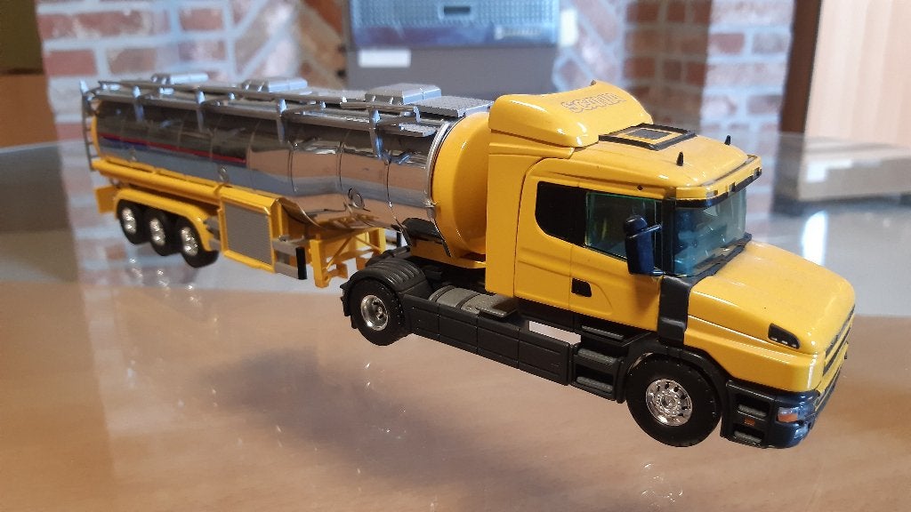 scania torpedo tankwagen 1/50, Hobby en Vrije tijd, Modelauto's | 1:50, Ophalen of Verzenden, Zo goed als nieuw, Bus of Vrachtwagen