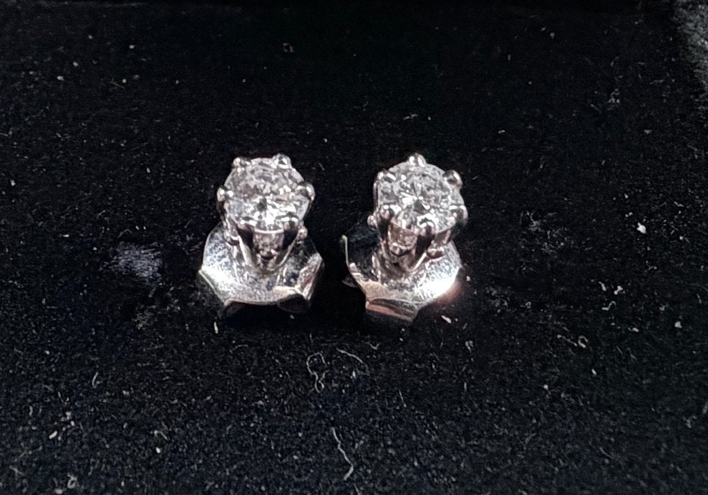 18-karaats witgouden diamanten oorbellen, Ophalen, Wit, Zo goed als nieuw, Met edelsteen
