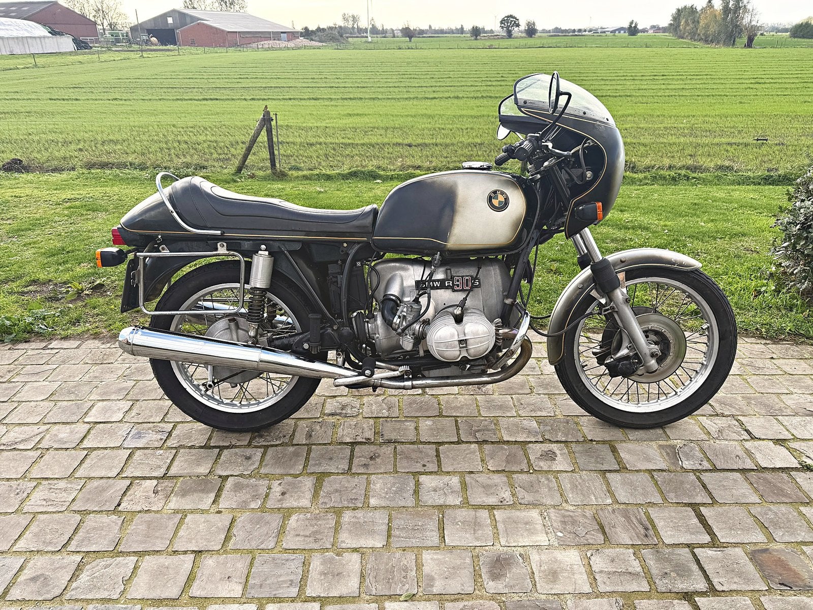 BMW R90S — 1974 — Silver Smoke — 4 950€, Permis Moto A1 minimum, 2 cylindres, 900 cm³, Sport