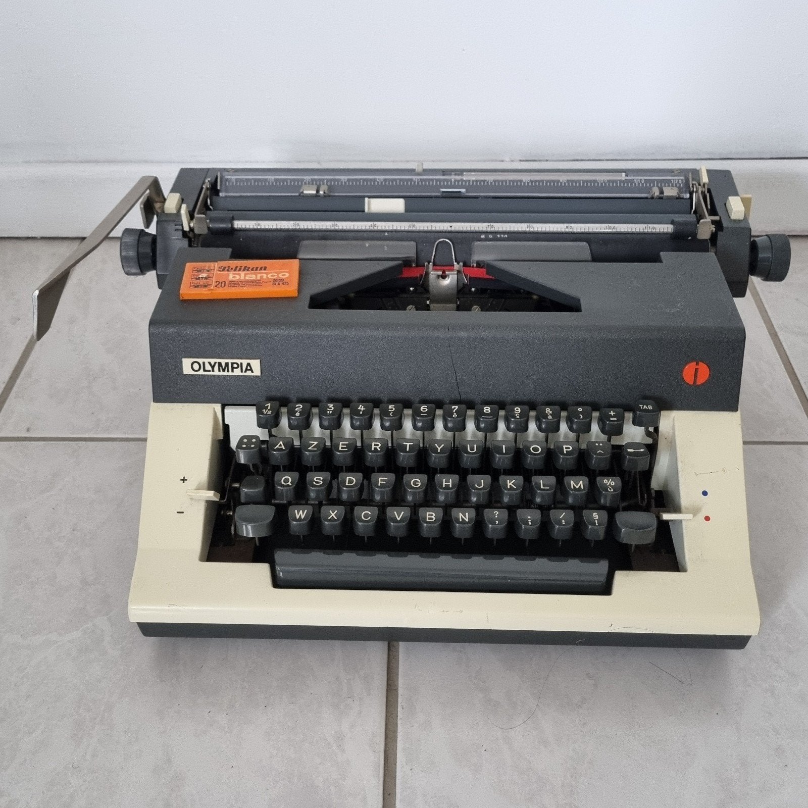 typemachine Olympia Monica mechanisch -jaren 70 AZERTY, Ophalen, Gebruikt
