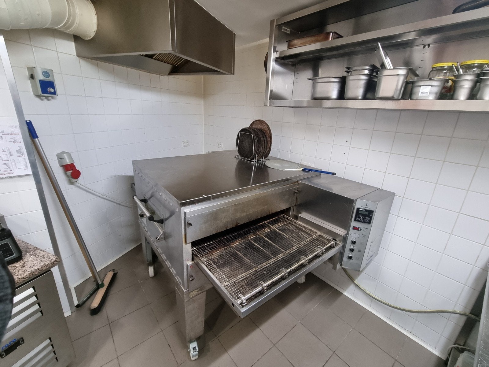 Pizza oven Middleby Marshall, Ophalen