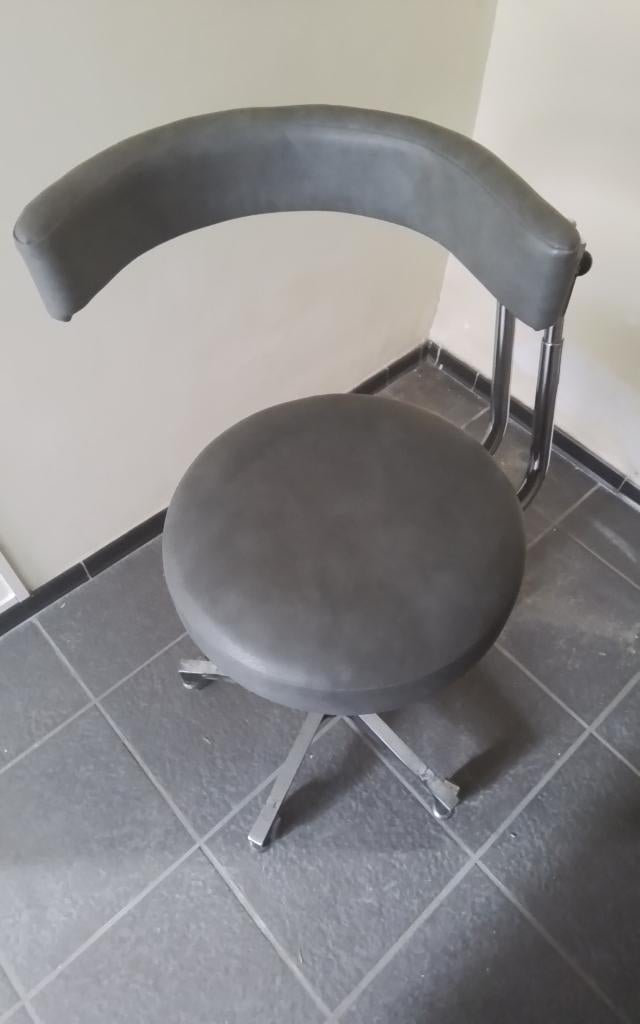 Tabouret medical, Enlèvement