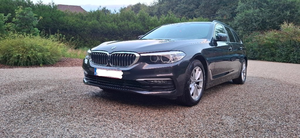 BMW 520i Touring, Auto's, BMW, Automaat, Dealer onderhouden, Achterwielaandrijving, Zwart
