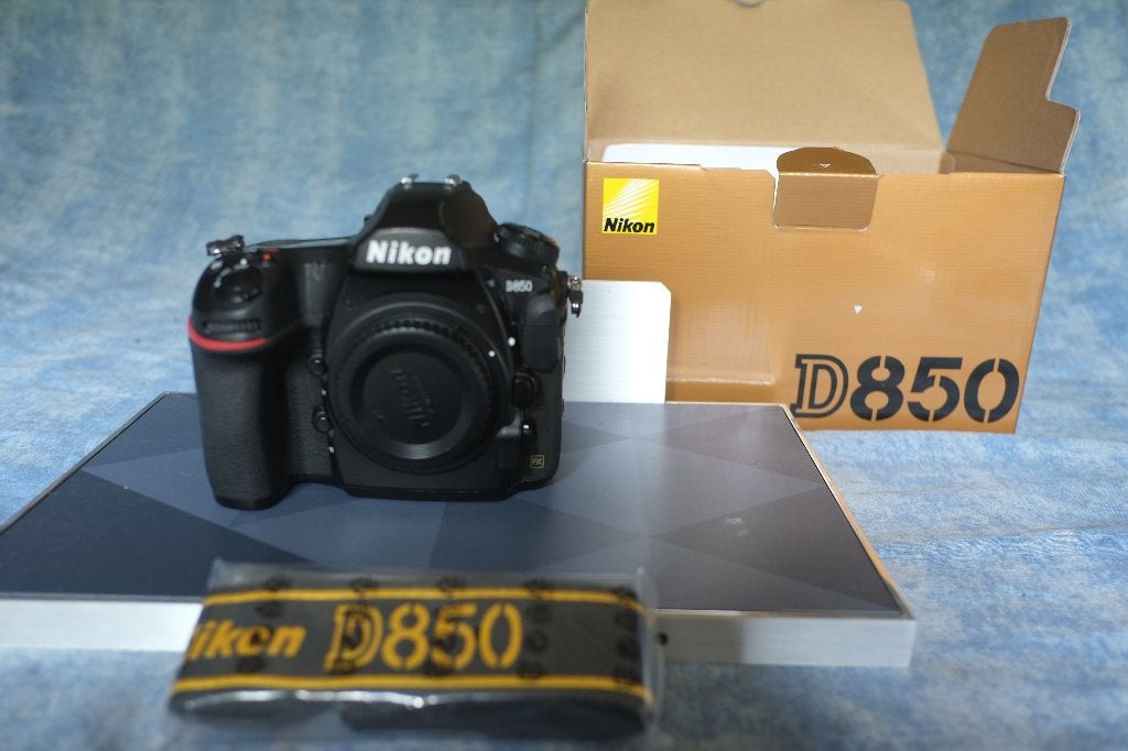 Nikon D 850, Enlèvement ou Envoi, Comme neuf, Nikon, Reflex miroir