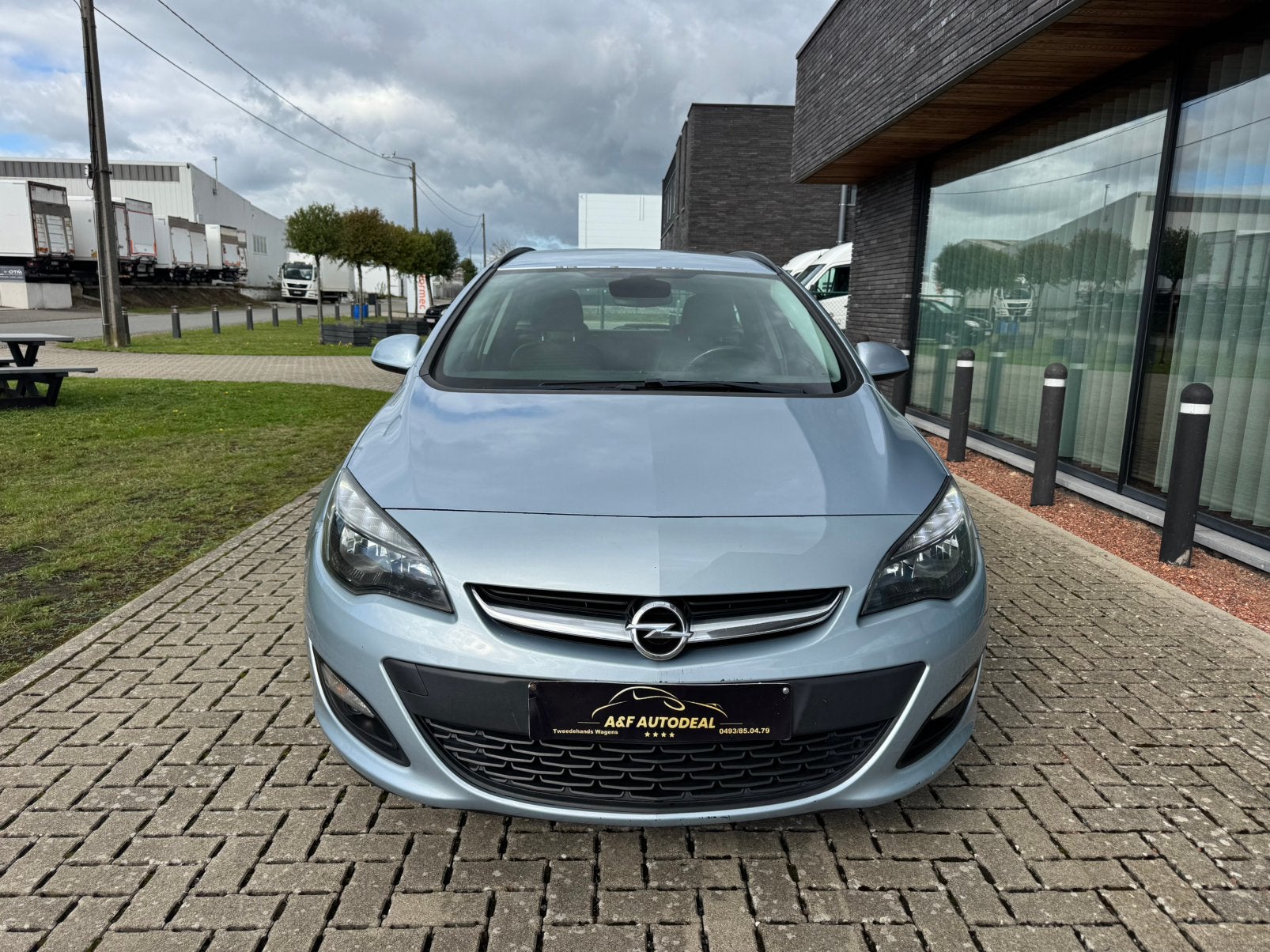 Opel Astra 1.6 Diesel 2015 232.000 KM Navi Airco euro 6B, Autos, Argent ou Gris, Achat, Euro 6, Boîte manuelle