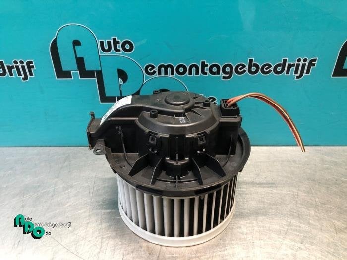 Moteur de ventilation chauffage d'un Volkswagen UP (UP 11-), Volkswagen, -, 3 mois de garantie, Utilisé