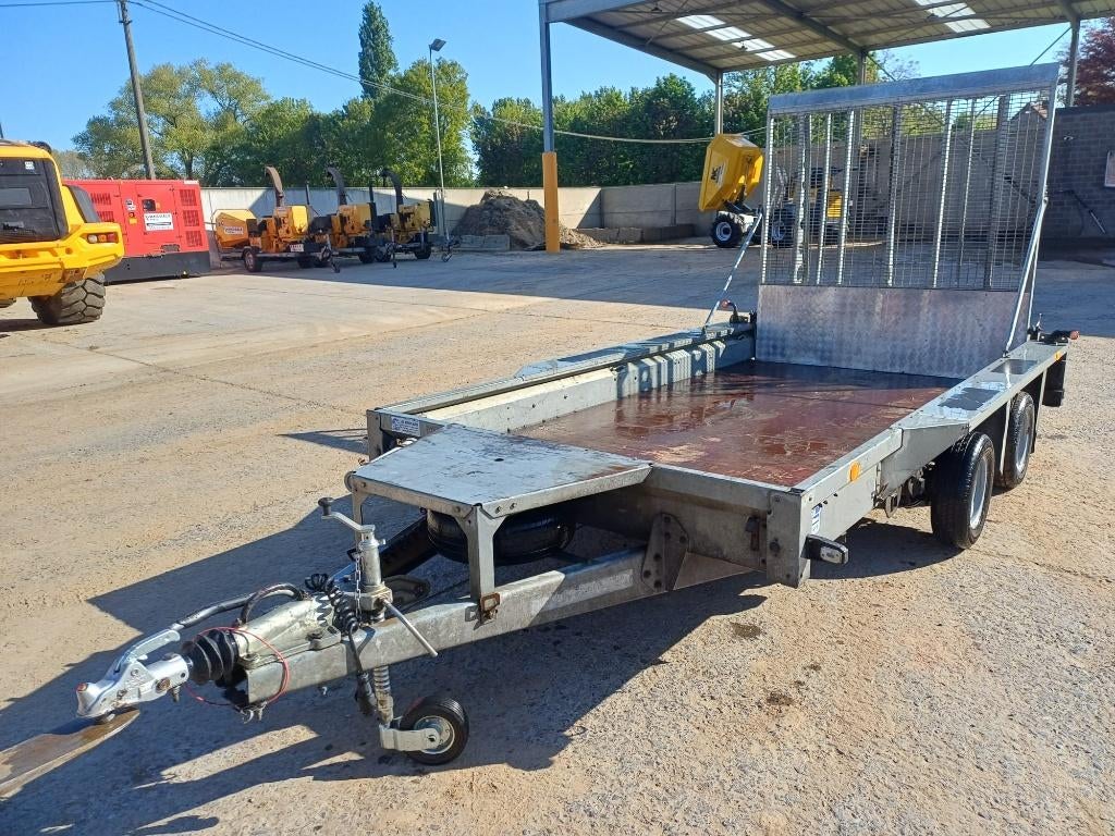 Aanhangwagen dieplader Ifor Williams, Ophalen, Gebruikt