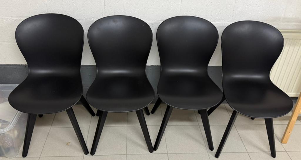 Verkoop van 4 stoelen voor living of keuken, Huis en Inrichting, Ophalen, Zwart, Vier, Modern