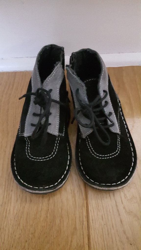 Suède schoenen - Maat 24, Jongen of Meisje, Schoenen, Ophalen of Verzenden, Zo goed als nieuw