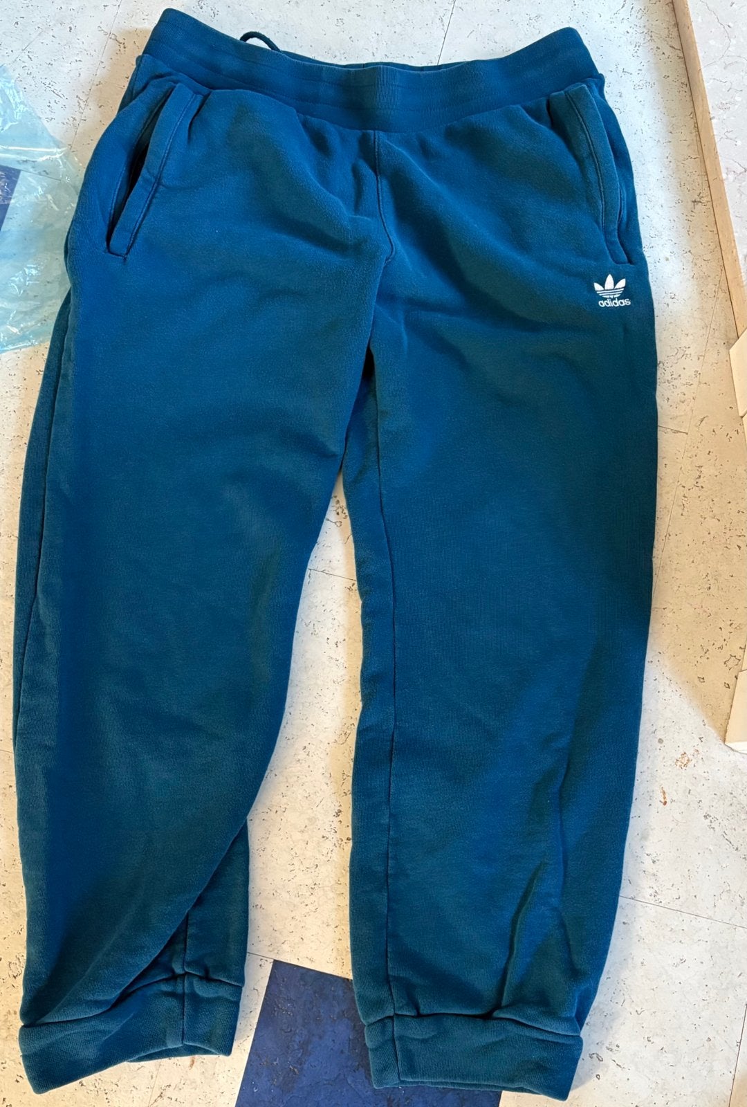 Trainingsbroek Adidas L, Ophalen, Zo goed als nieuw, Maat 52/54 (L)