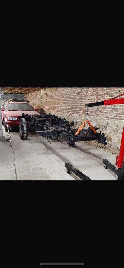 Land Rover defender 90 tdi chassis, Autos, Achat, 2500 cm³, Boîte manuelle, Noir