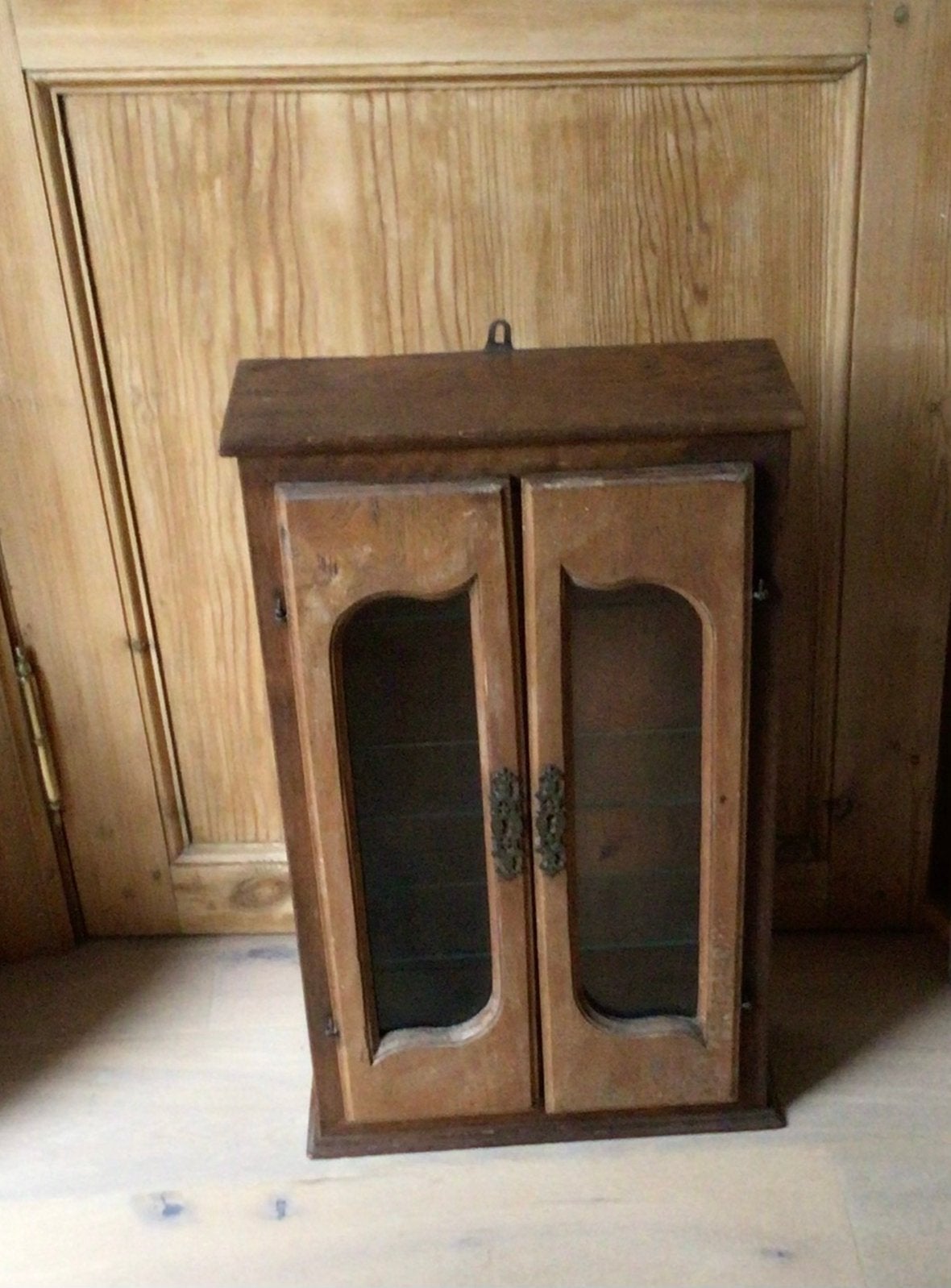 Armoire suspendue ancienne, Antiquités & Art, Enlèvement