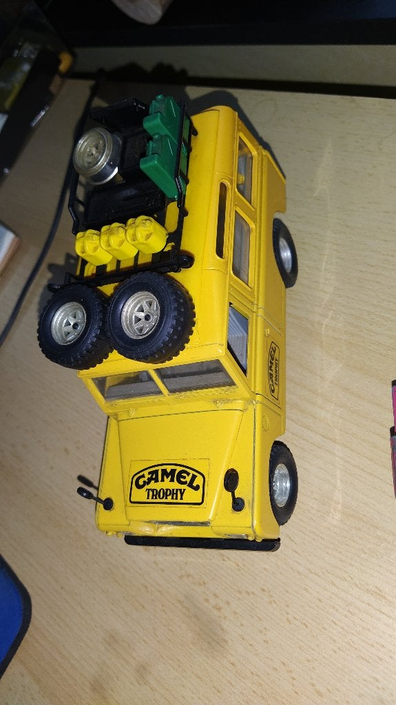 LANDROVER 109, TROPHÉE CAMEL, BURAGO 1:24, Enlèvement ou Envoi, Comme neuf, Autres types, Burago