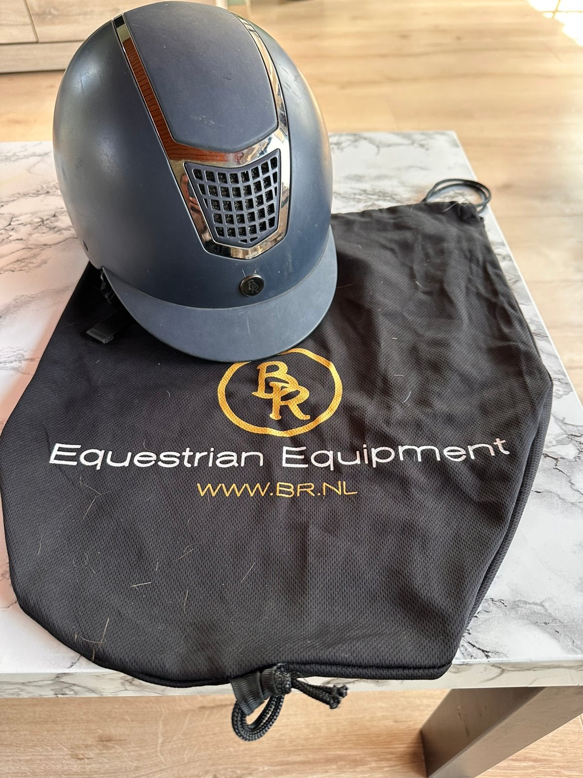 Bombe d’equitation BR, Animaux & Accessoires, Enlèvement, Comme neuf, S, BR