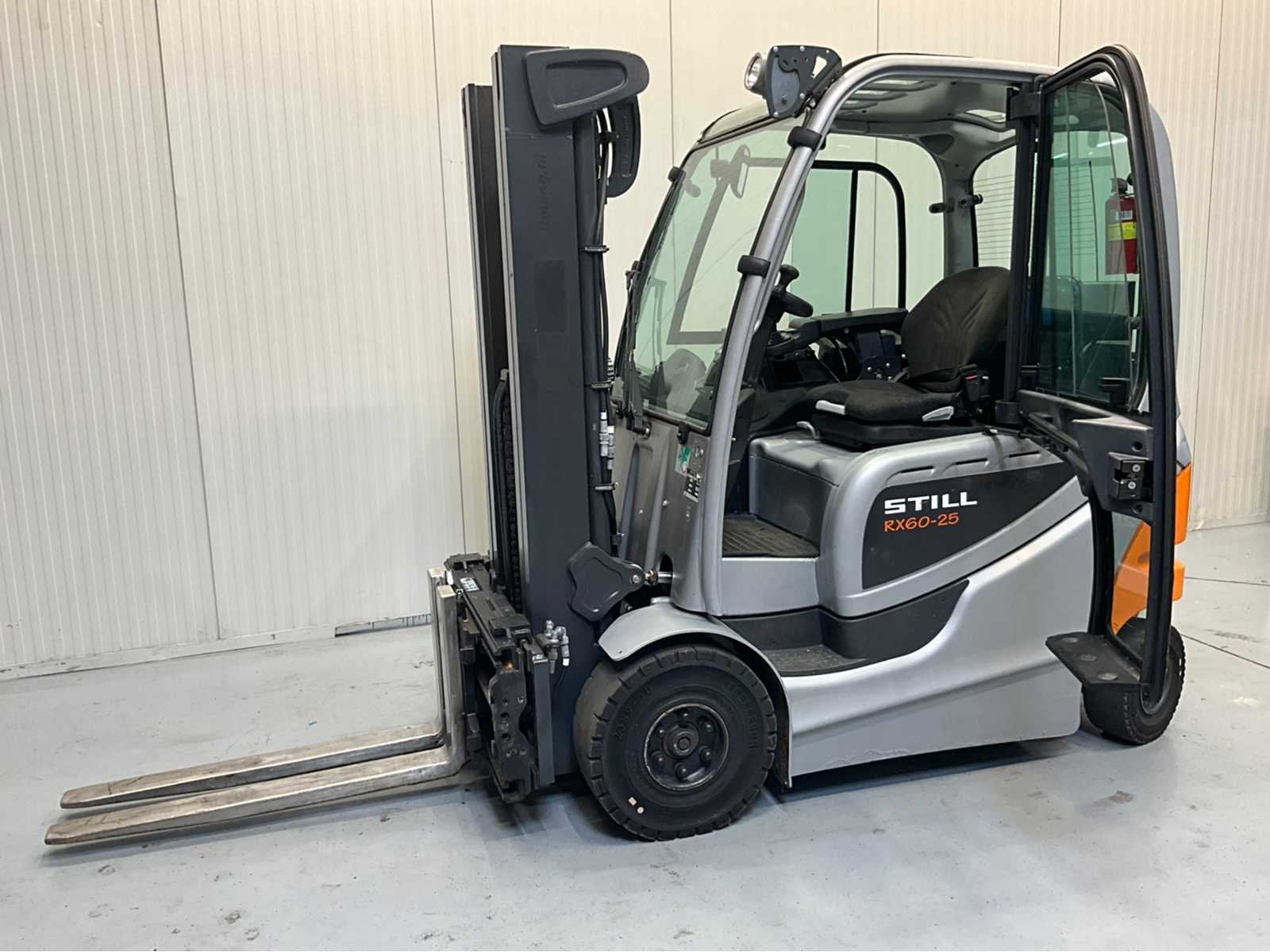 Still RX60-25 Triplex - Vorkenversteller - Freelift - Sidesh, Articles professionnels, Machines & Construction | Chariots élévateurs & Transport interne