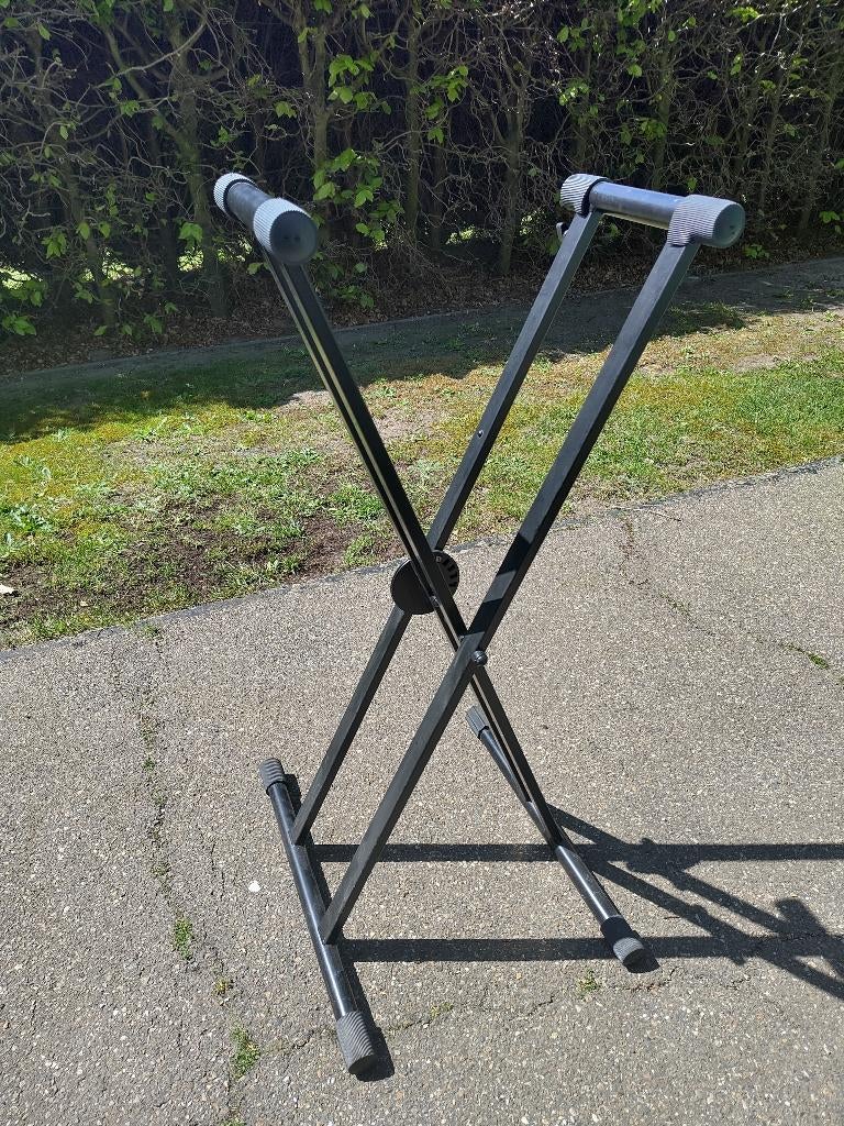 Dubbele x-stand pianostandaard, Muziek en Instrumenten, Standaarden, Ophalen, Gebruikt, Instrumentstandaard, Keyboard of Synthesizer