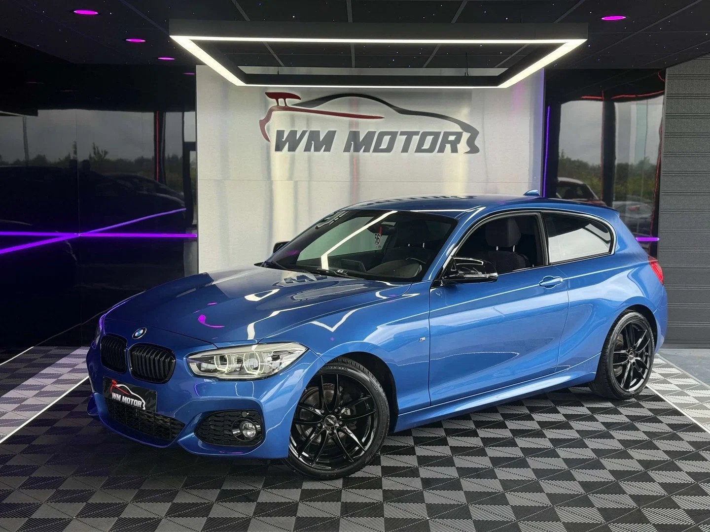 BMW 1 Serie 118 118ia (bj 2017, automaat), 4 zetels, 1 Reeks, Zwart, Alcantara