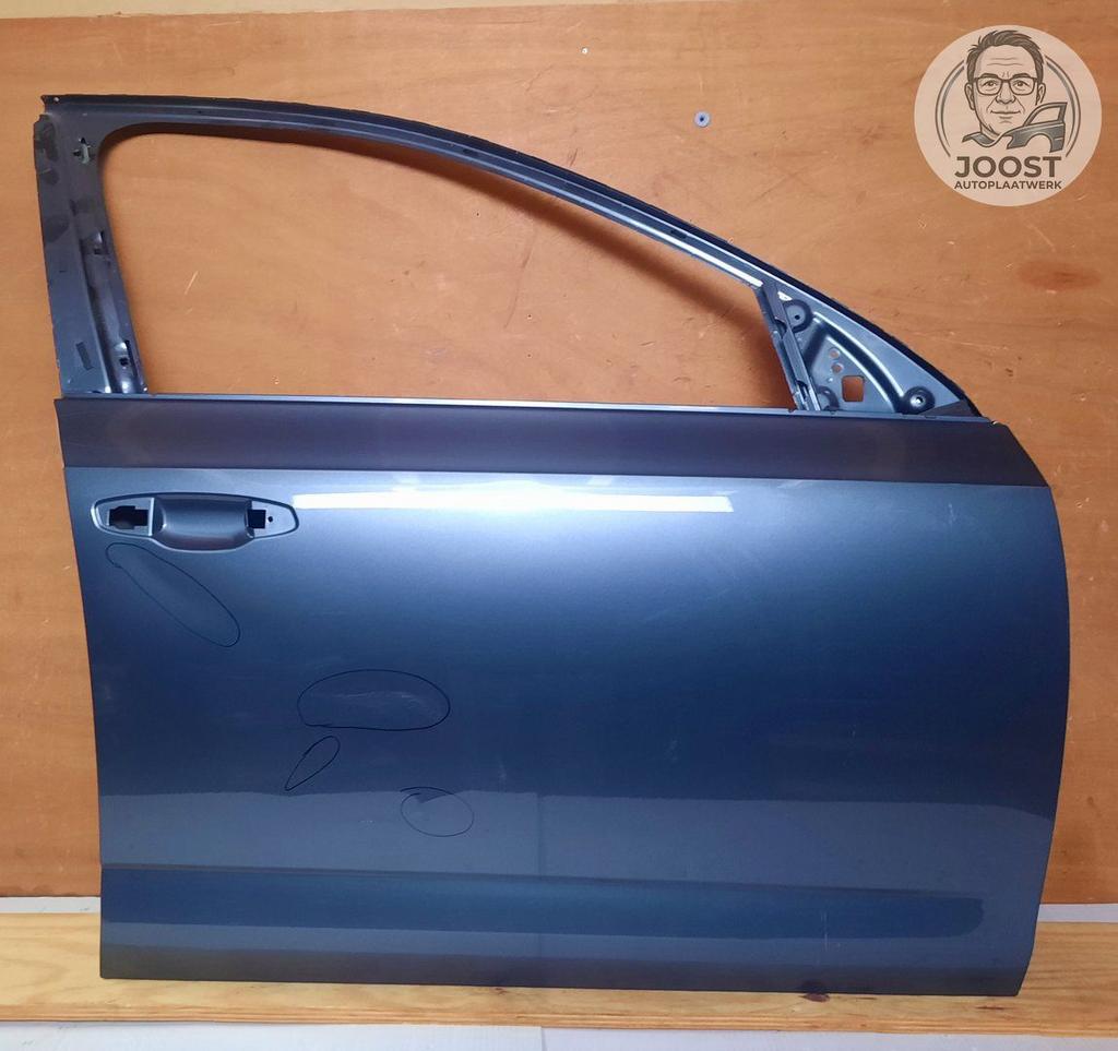 Portier deur rechtsvoor Skoda Octavia III v.a 2013 5E0831312, Enlèvement ou Envoi, Origine de la pièce connue, Utilisé, Skoda