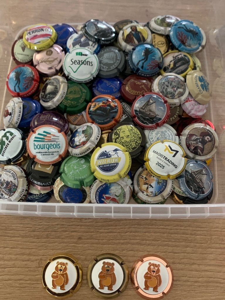 Lot A3 : 150 champagne capsules, Ophalen of Verzenden