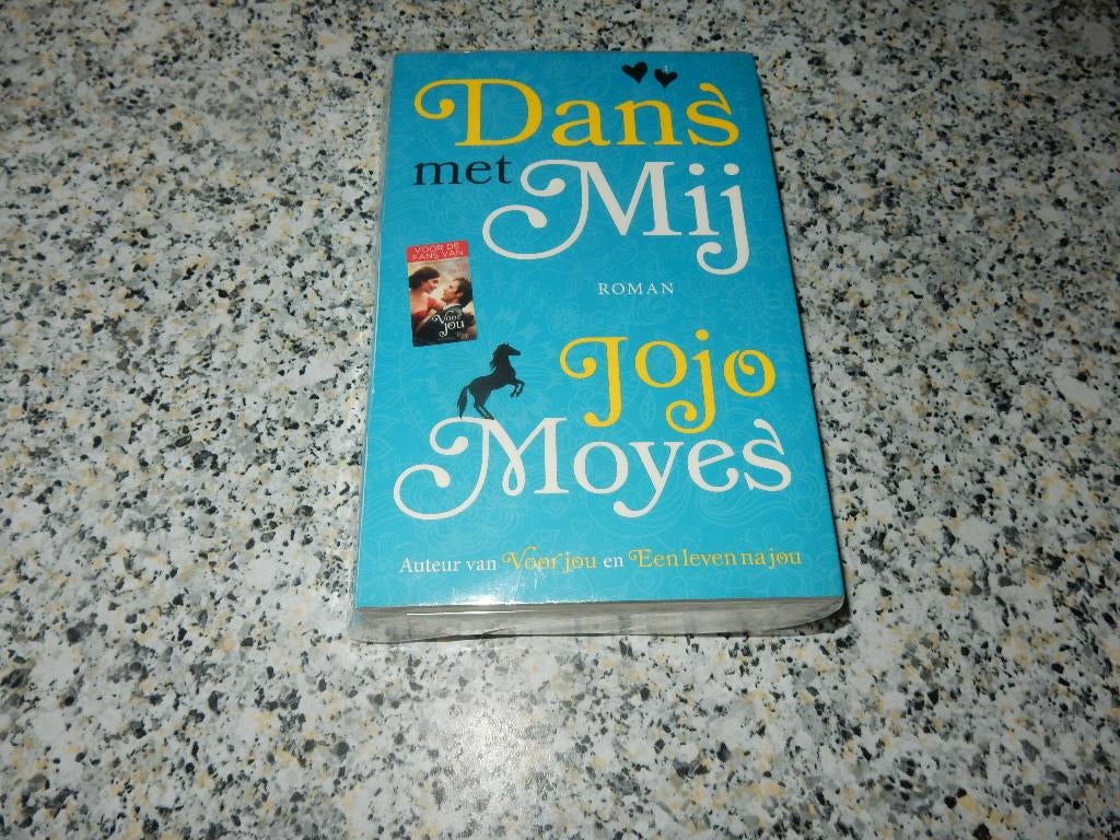 nr.219 - Dans met mij - Jojo Moyes - roman, Boeken, Ophalen of Verzenden