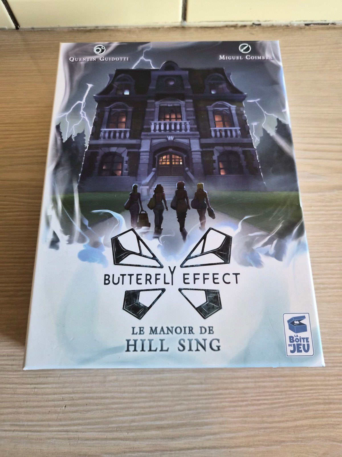 BUTTERFLY EFFECT - LE MANOIR DE HILL SING, Enlèvement, Comme neuf