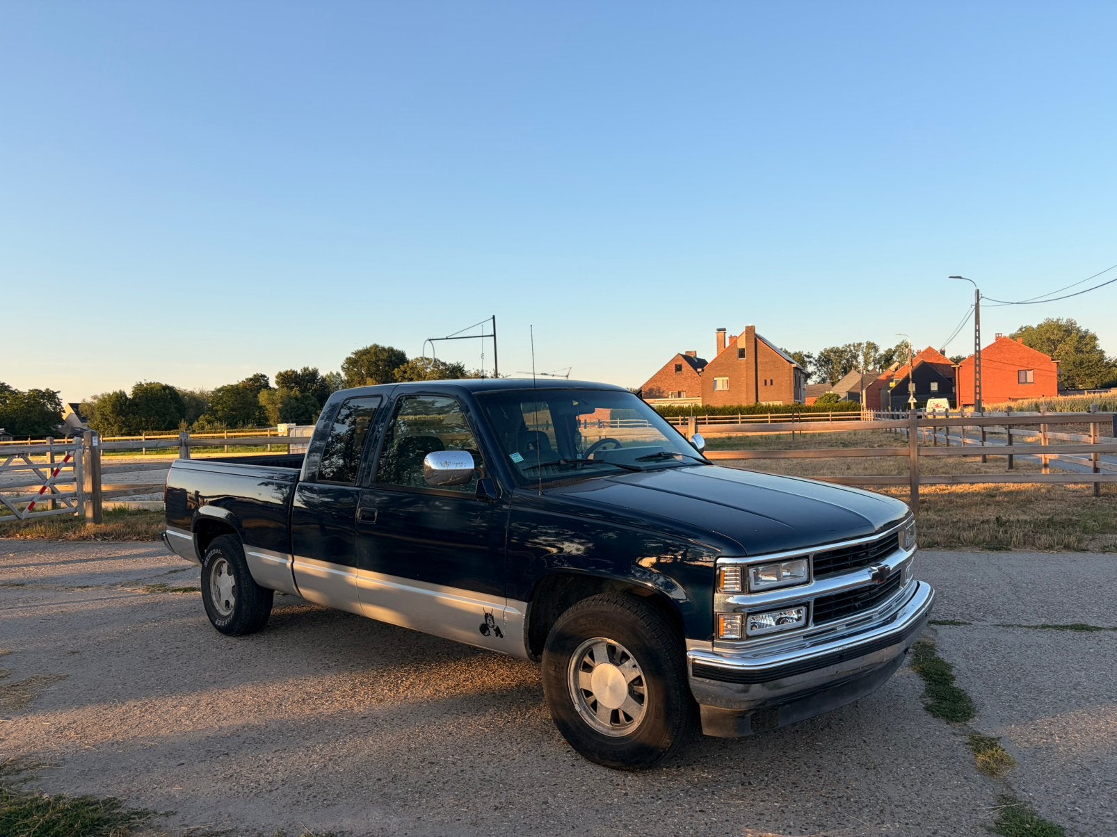 Chevrolet siverado 1500 v8 automaat airco, Auto's, Automaat, Achterwielaandrijving, Chevrolet, Blauw