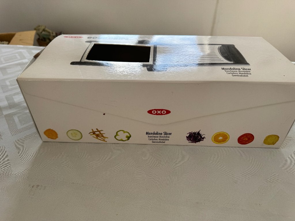 Trancheuse à mandoline OXO Good Grips —Nouveau dans sa boîte, Maison & Meubles, Neuf, Autres marques, Trancheuse, Enlèvement