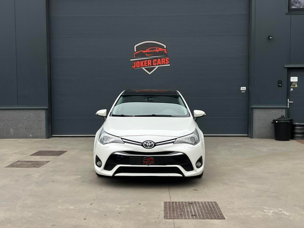 Toyota Avensis SW 2.0 D-4D Premium Camera Xenon Navi EURO6B, Auto's, 1998 cc, Avensis, 4 cilinders, Leder