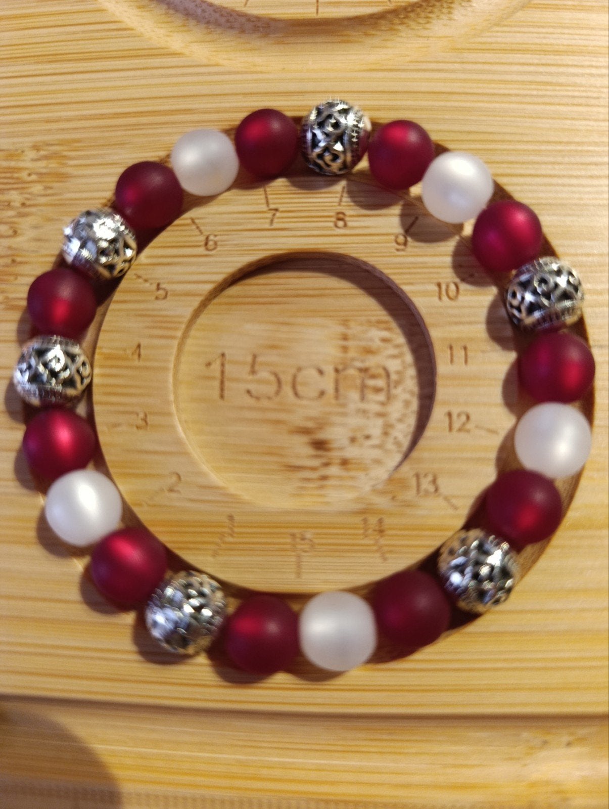 Bracelet femme élastique rouge et blanc, Bijoux, Sacs & Beauté, Bracelets, Avec bracelets à breloques ou perles, Comme neuf, Envoi