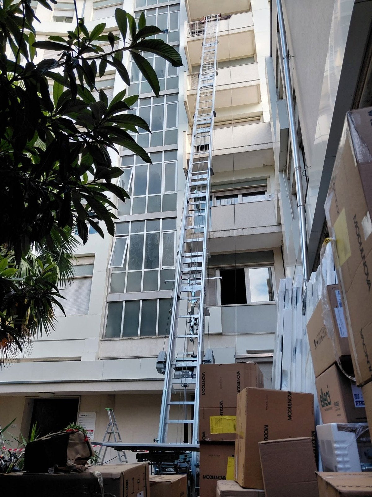 Ladderlift te huur met Gratis hulp 0479171001, Enlèvement, Comme neuf