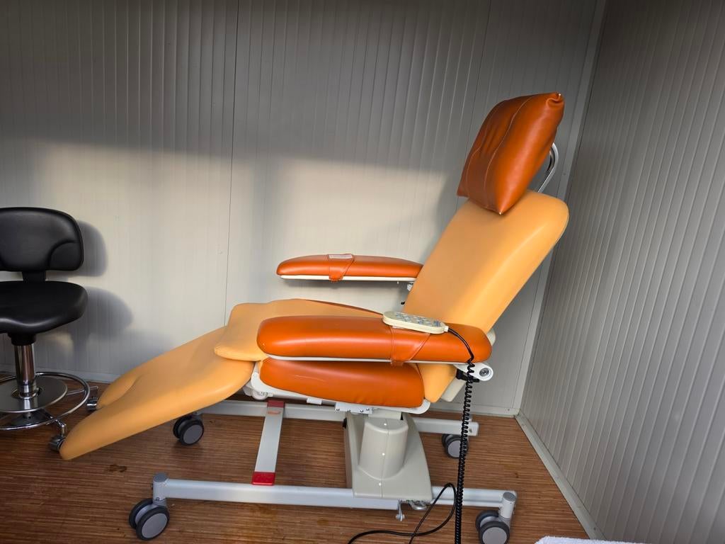Comfortabele verstelbare behandelstoel
Te koop, Sport en Fitness, Massageproducten, Ophalen