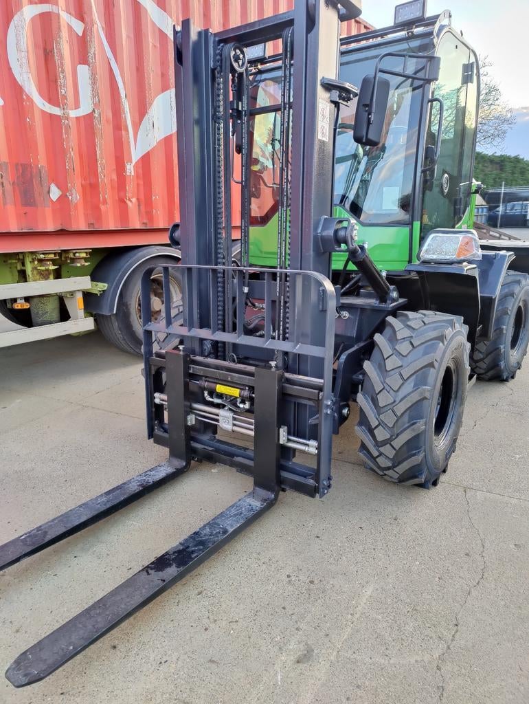 Zeer goed werkende heftruck ruwterrein nieuw, Ophalen