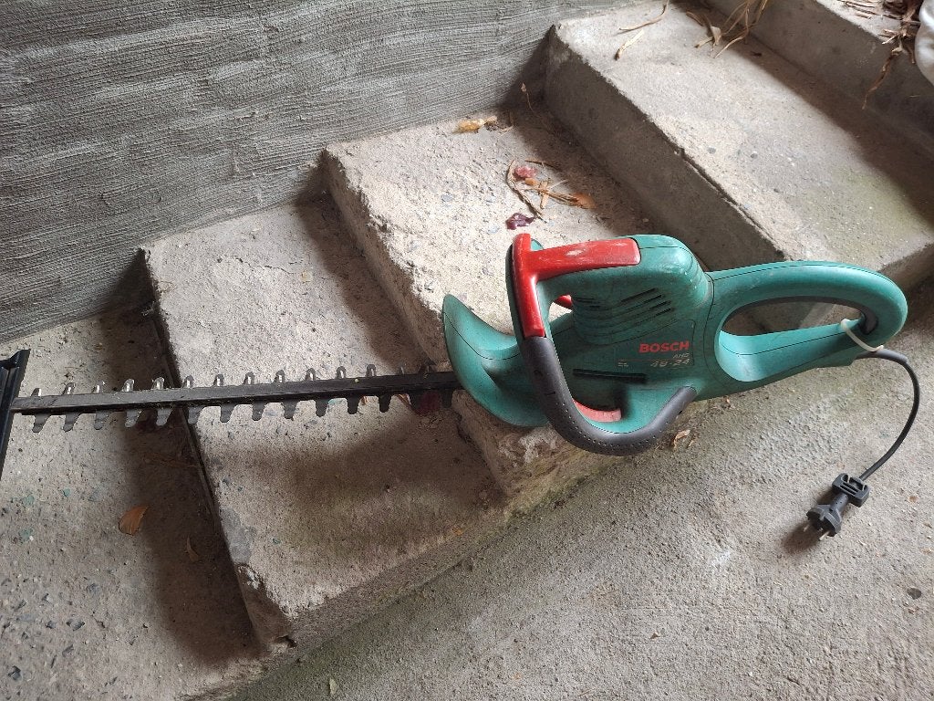 Heggeschaar, Tuin en Terras, Heggenscharen, Ophalen, Gebruikt, Elektrisch, Bosch