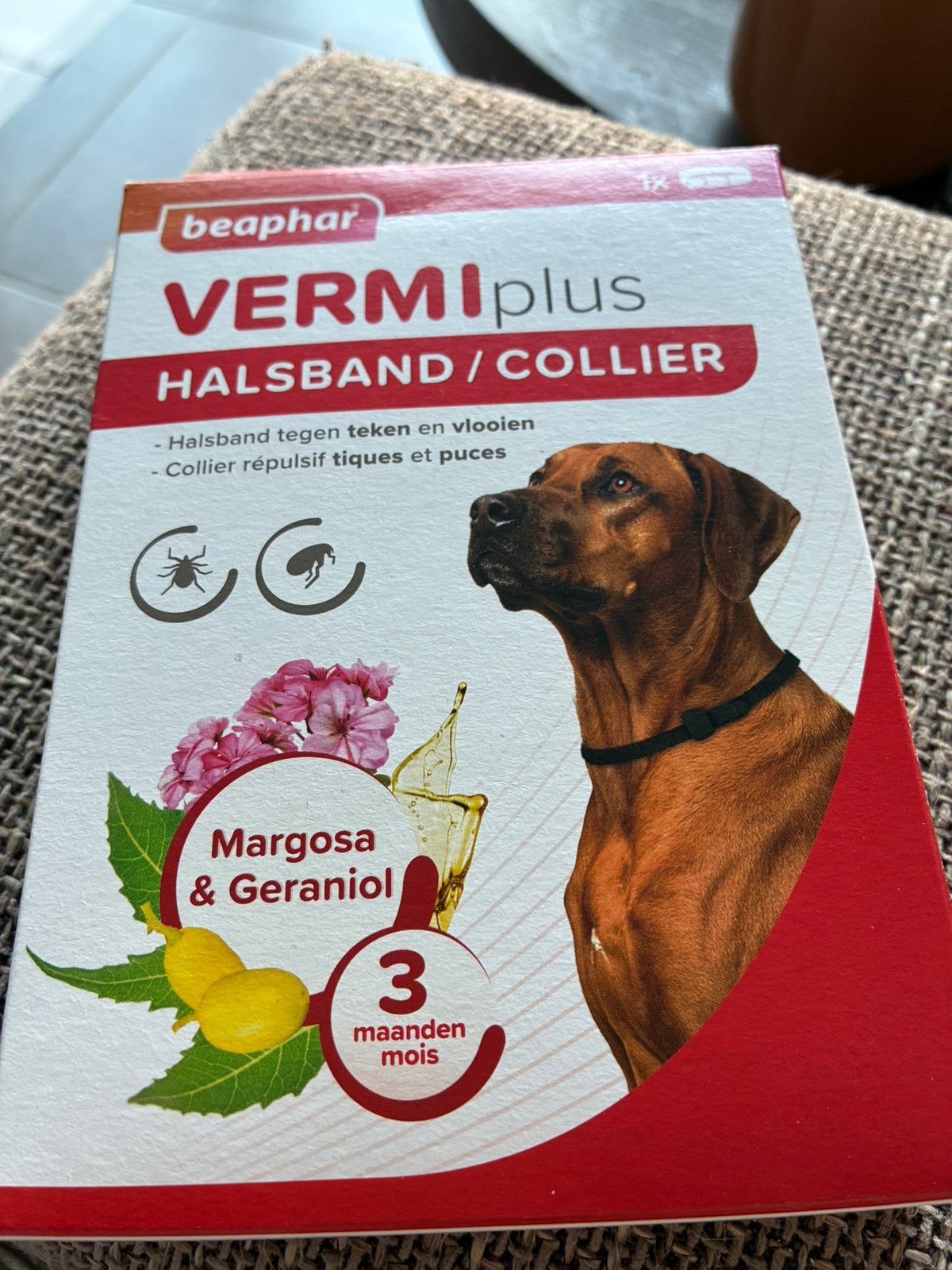 vlooien-teken banden te koop en fluffy zacht honden nestje, Enlèvement
