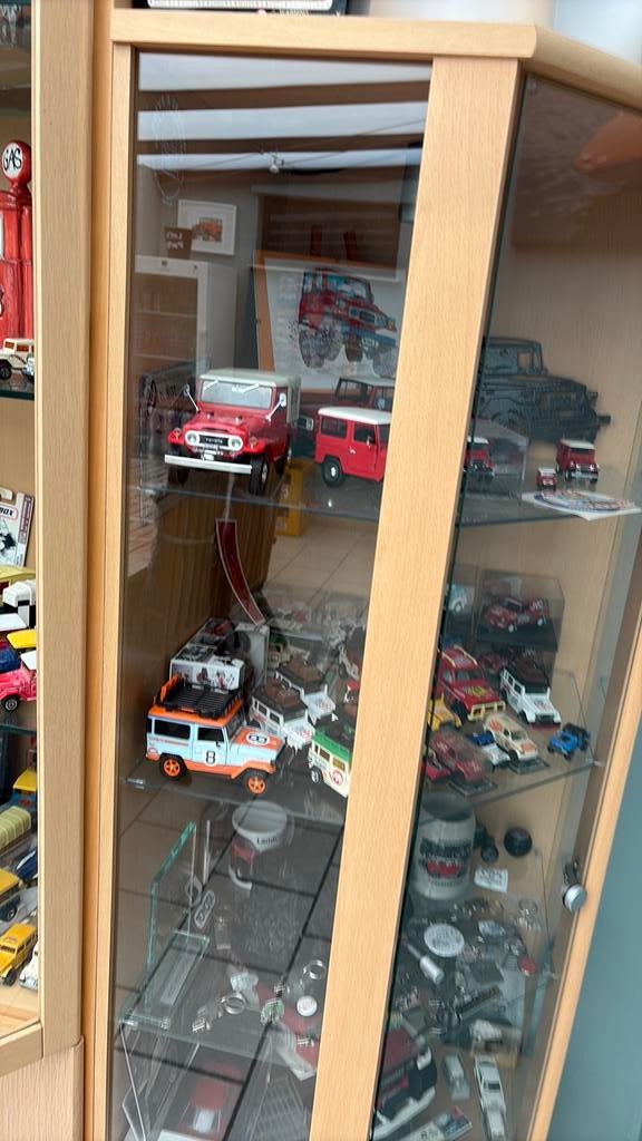 Collectie land cruisers, Ophalen, Zo goed als nieuw
