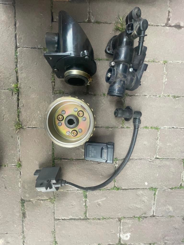 Rojo ecu, Ophalen