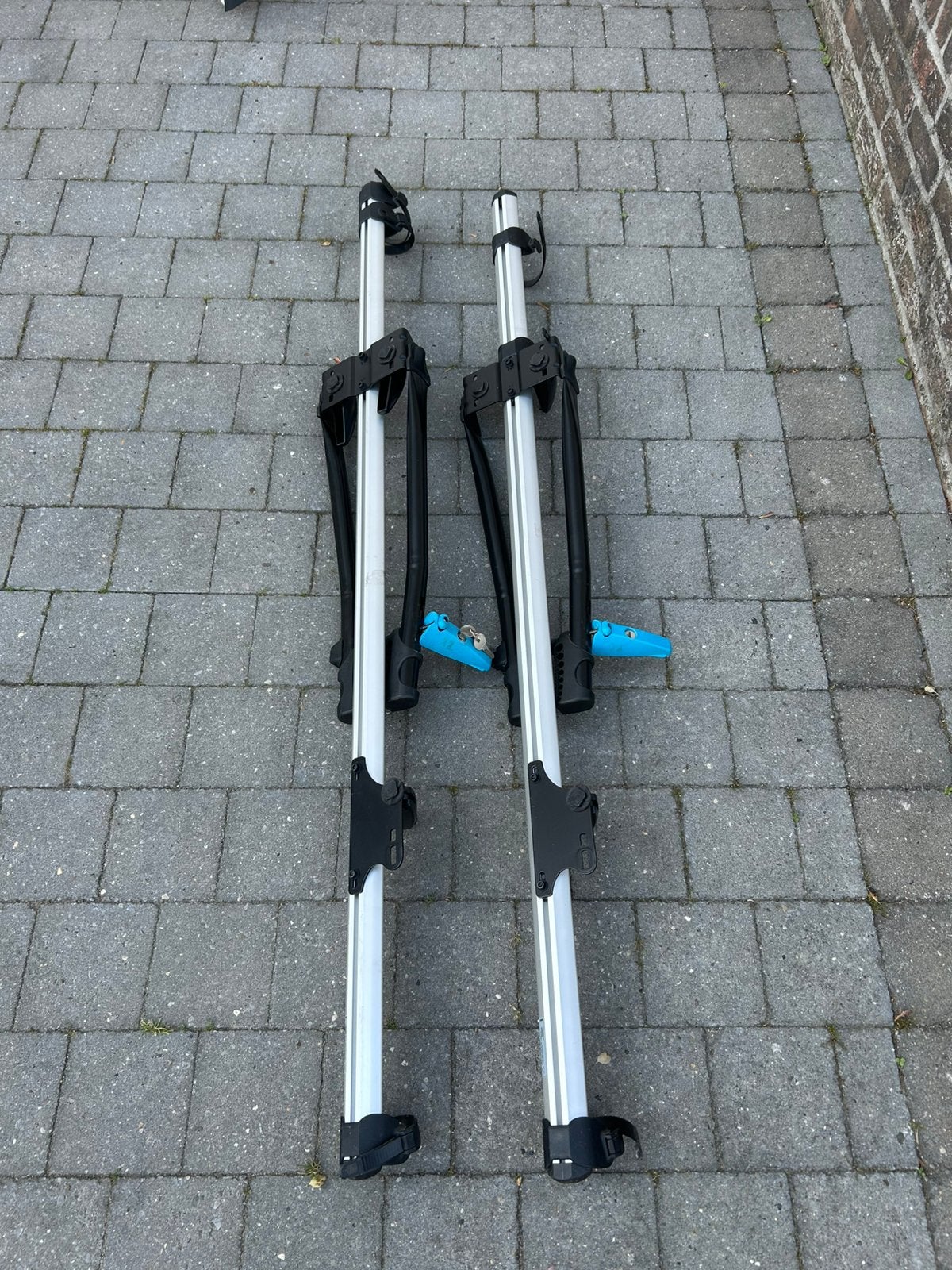 Porte-vélos sur toit NORAUTO Vertik 245 pour 2 vélos, Autos : Divers, Porte-vélos, Enlèvement, 2 vélos