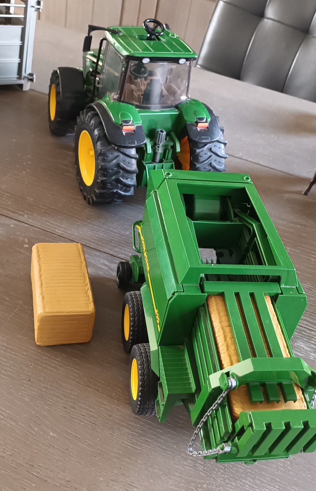 Bruder/John Deere, tractor met balenpers, Ophalen, Gebruikt