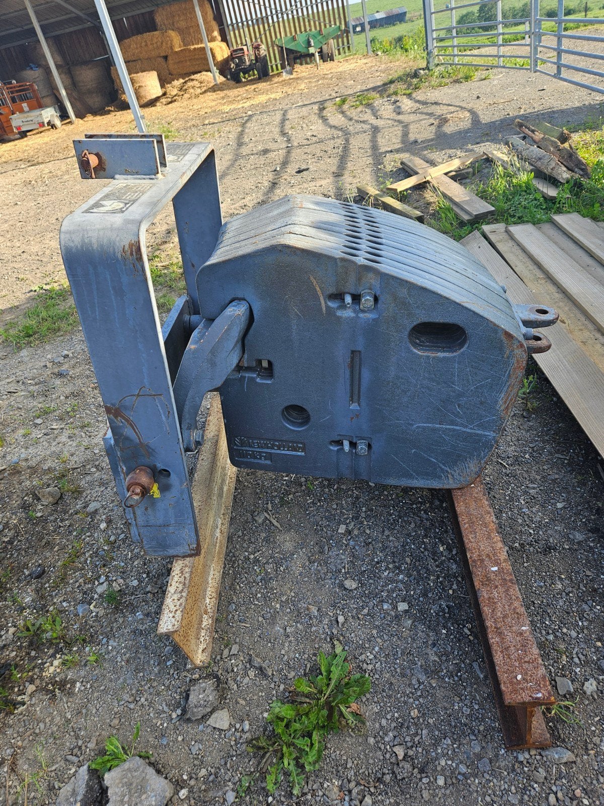 Masses avants new holland 12x110kg et bâti, Articles professionnels, Enlèvement, New Holland
