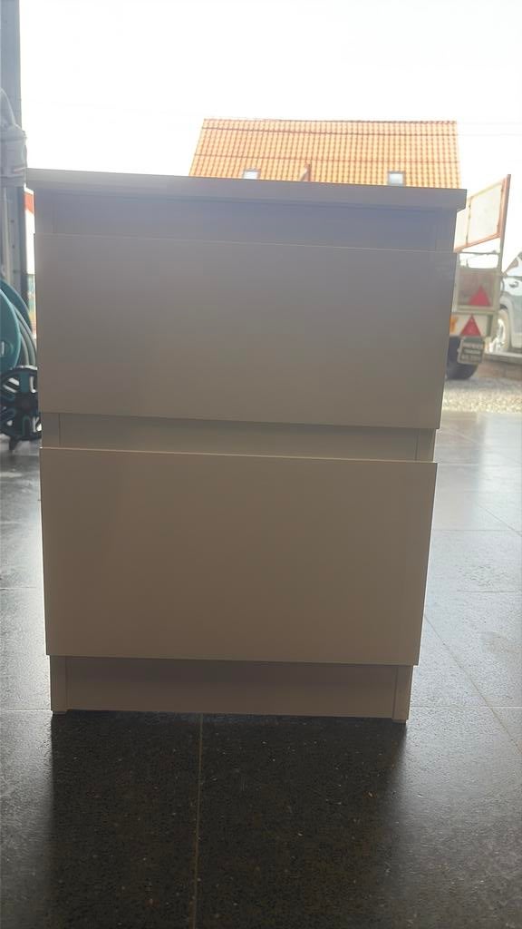 Malm nachtkastje te koop, Ophalen, Zo goed als nieuw