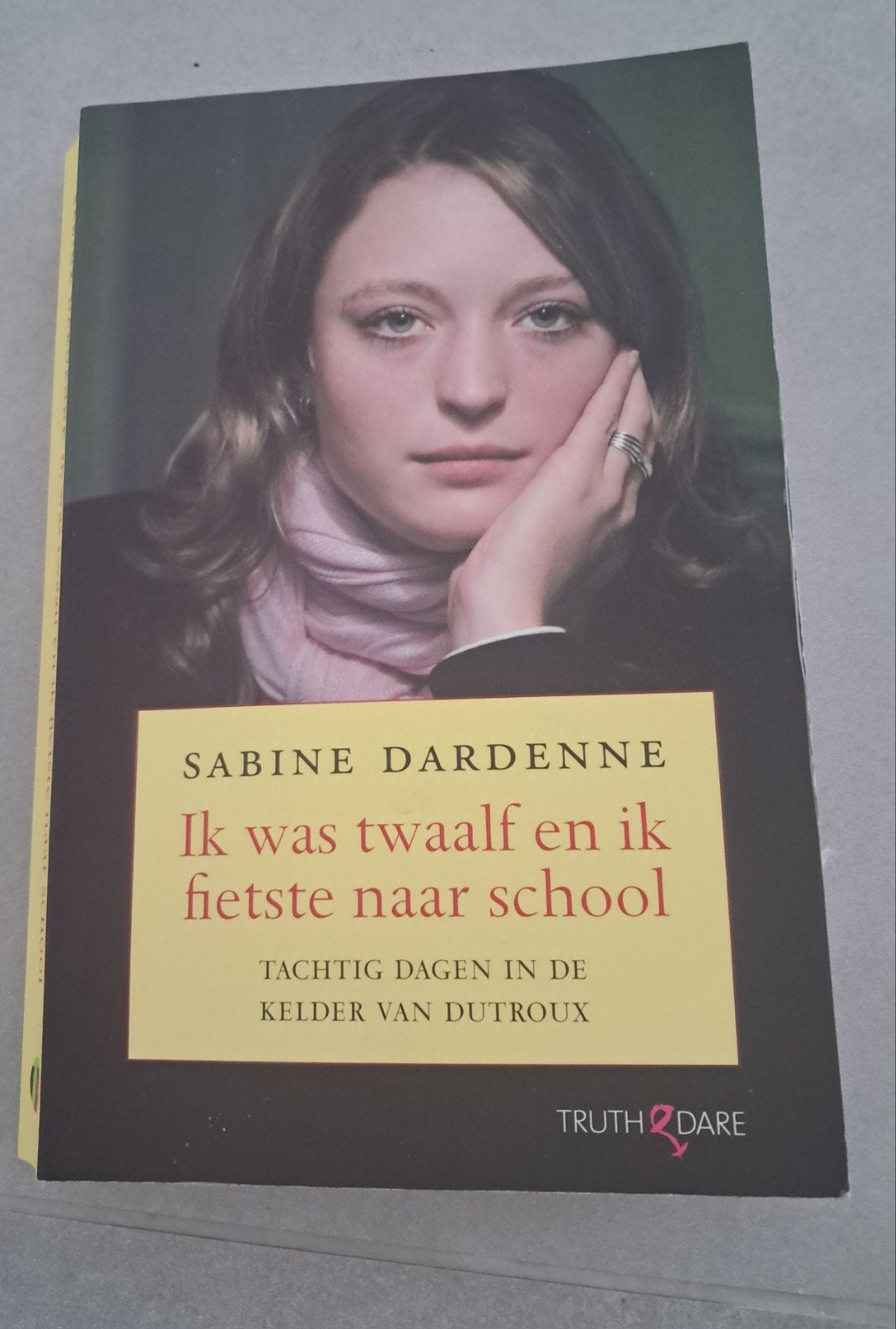 sabine dardenne  ik was 12 en fietste naar school, Boeken, België, Sabine dardenne, Ophalen of Verzenden, Zo goed als nieuw