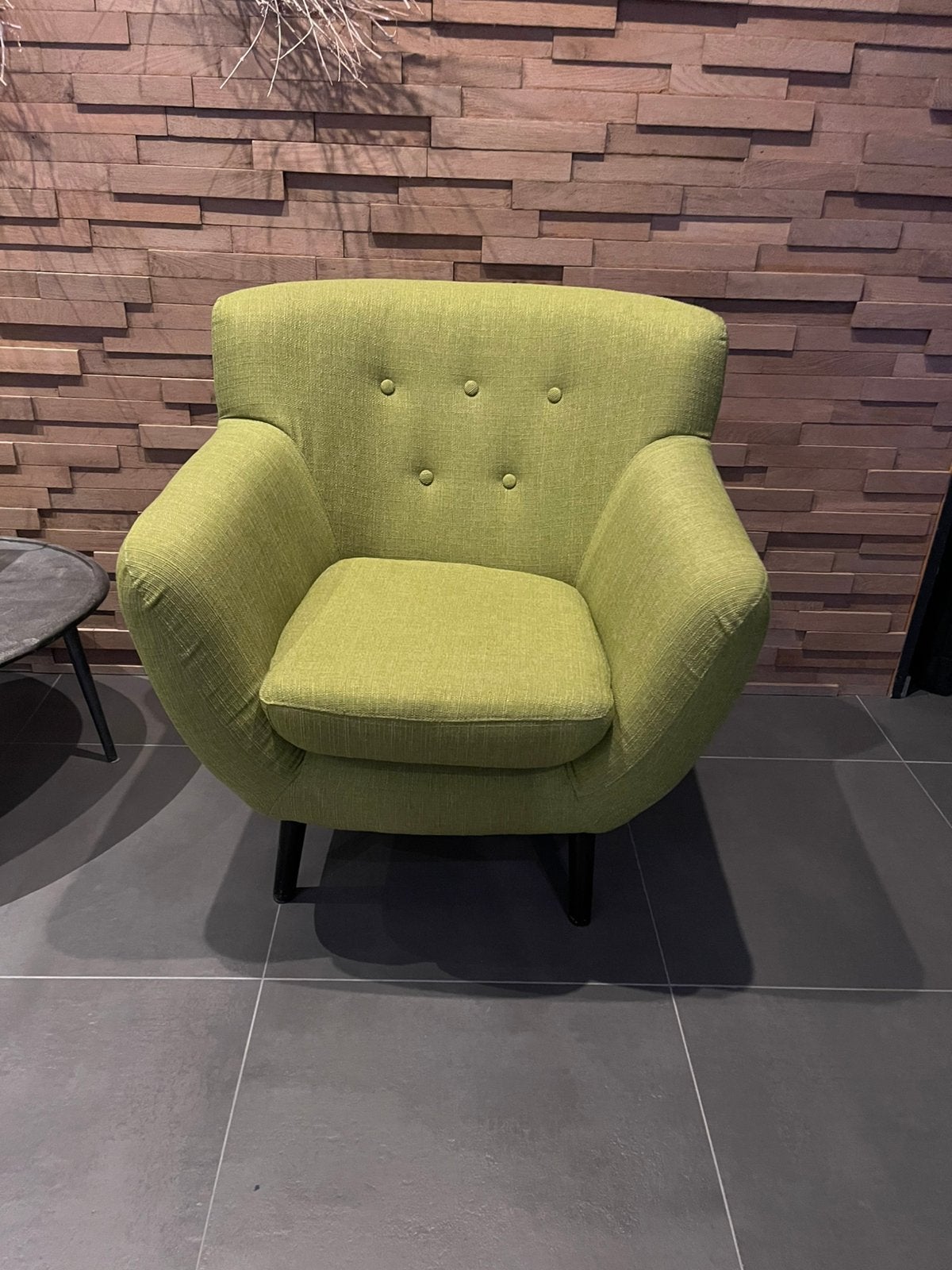 Fauteuil vert, Enlèvement, Comme neuf