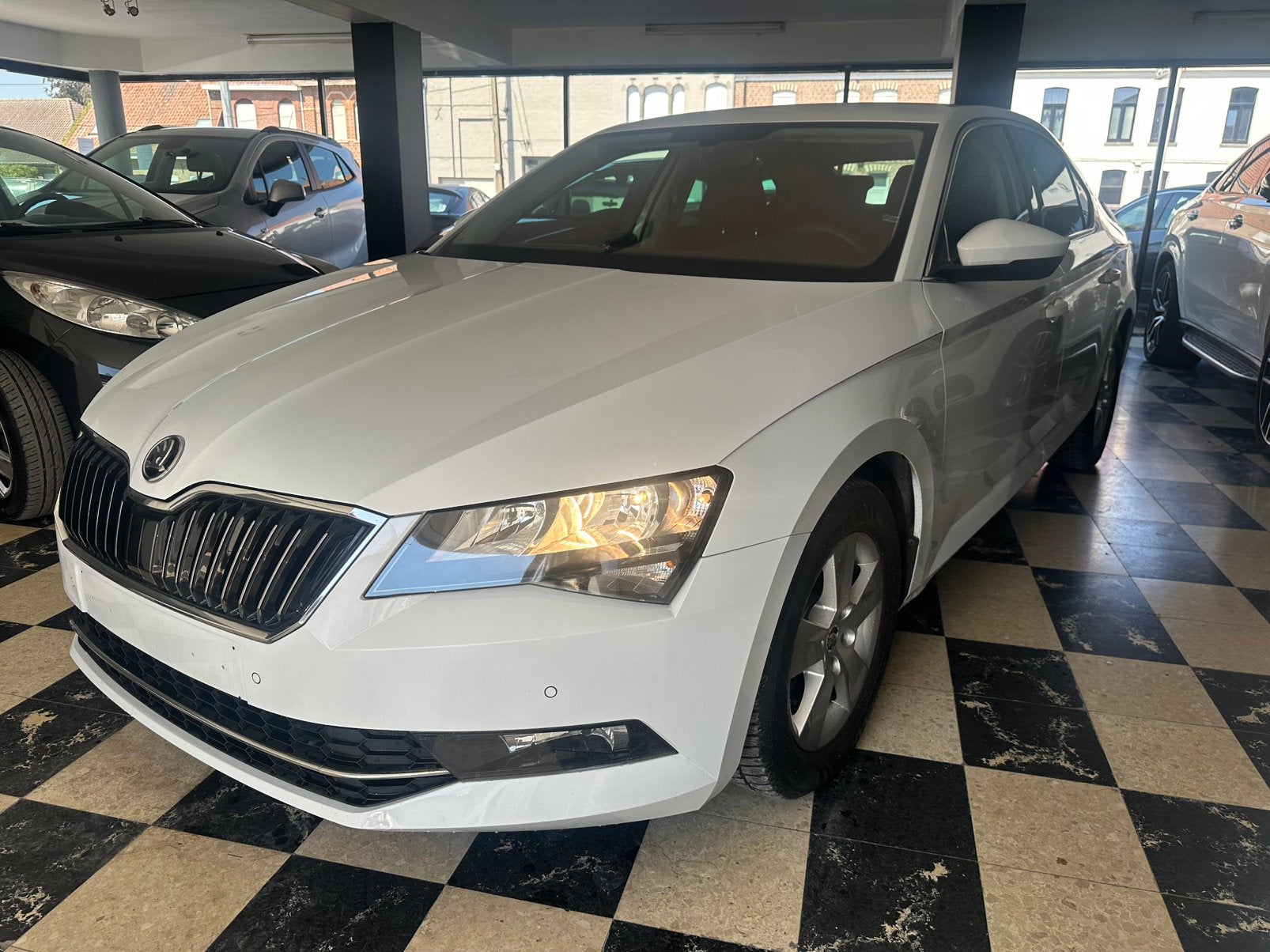 Skoda Superb SW 1.6 CR TDi Style DSG, Achat, Euro 6, Entreprise, Carnet d'entretien
