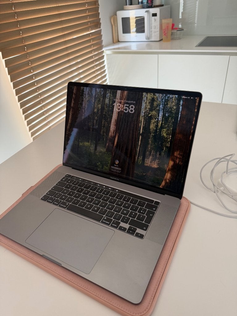 Macbook pro 16 inch 2019, Computers en Software, Apple Macbooks, Ophalen, 1 TB of meer, Gebruikt, 2 tot 3 Ghz