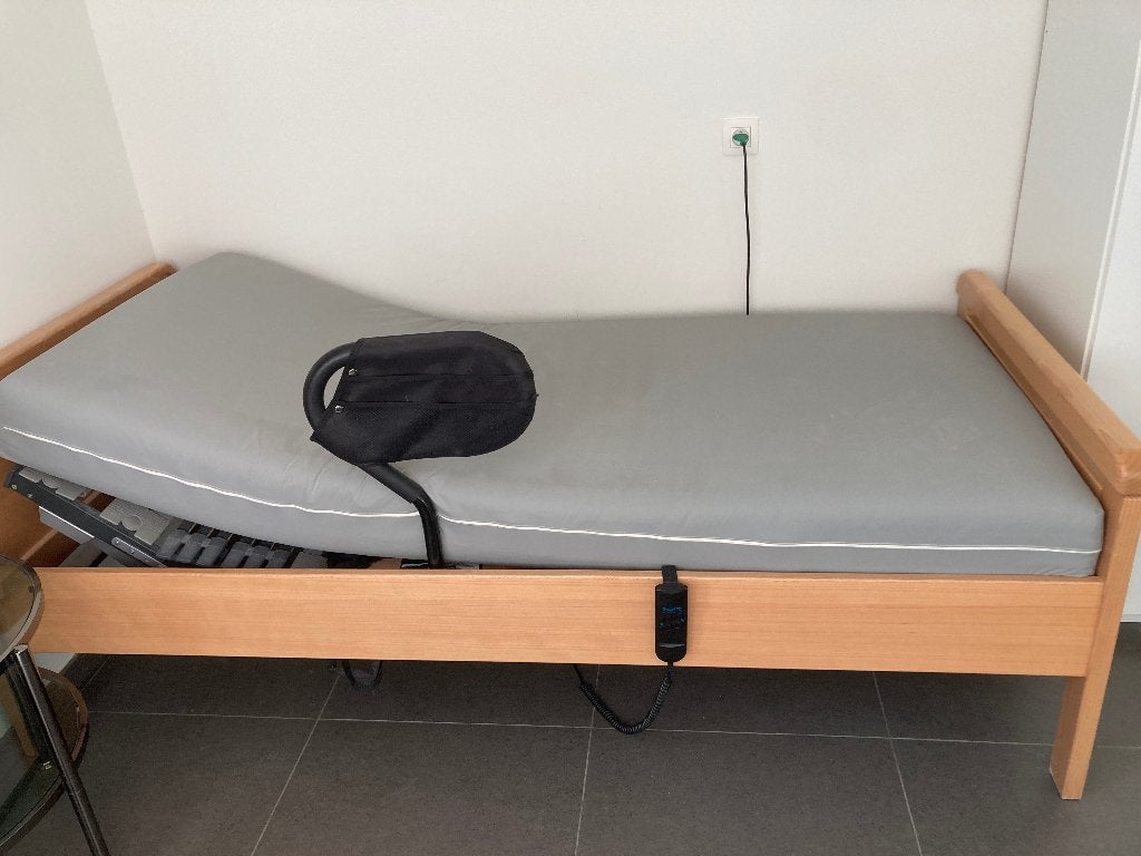 Thuiszorg bed elektrisch, Ophalen, 90 cm, Eenpersoons, Beige