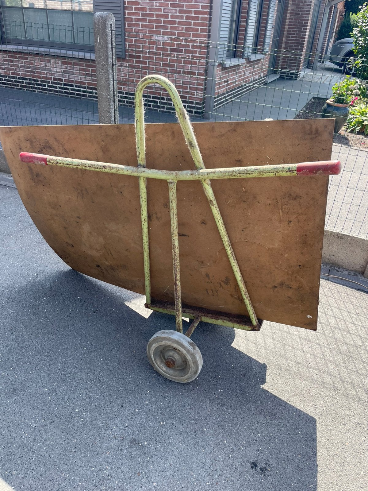 Kar om platen te verplaatsen, Zakelijke goederen, Ophalen