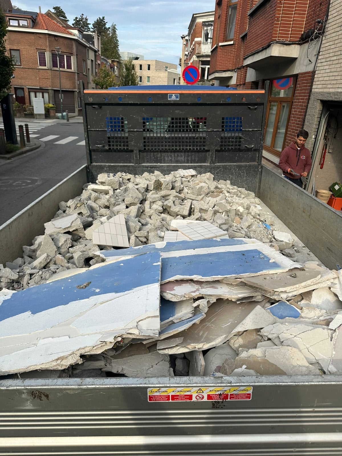DÉBARRAS & ÉVACUATION – BRUXELLES ET ENVIRONS, Enlèvement ou Envoi, Comme neuf