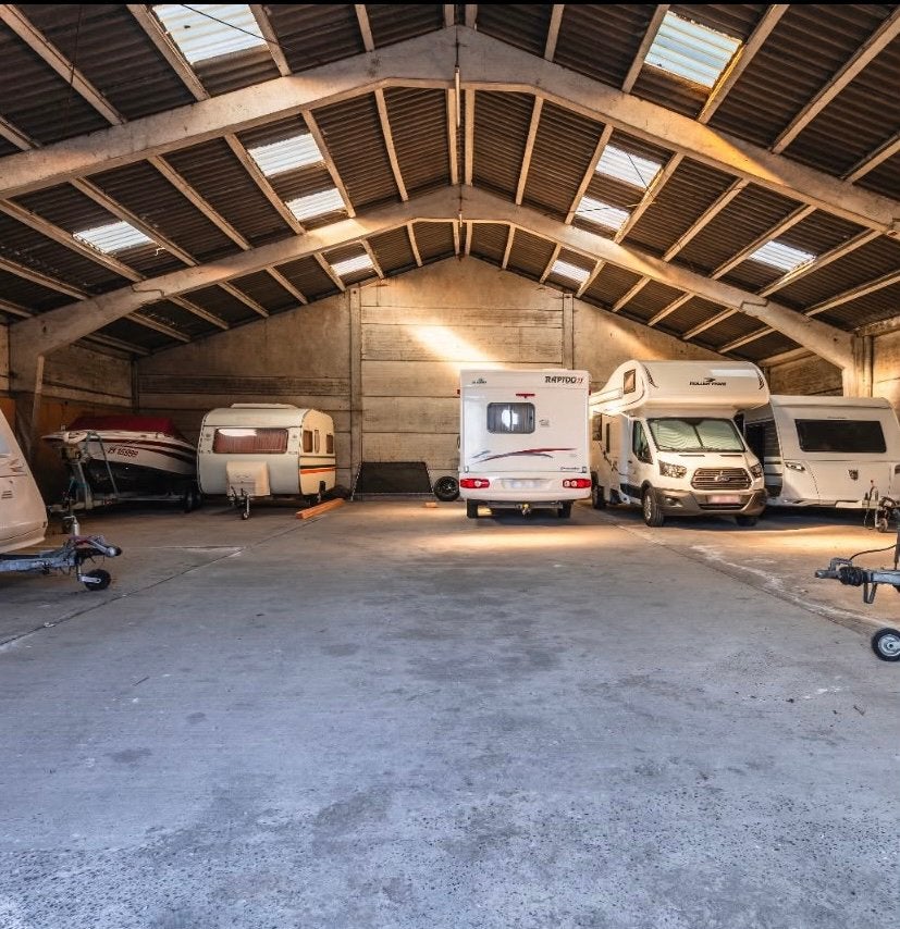 Opslagplaats caravan, Caravans en Kamperen