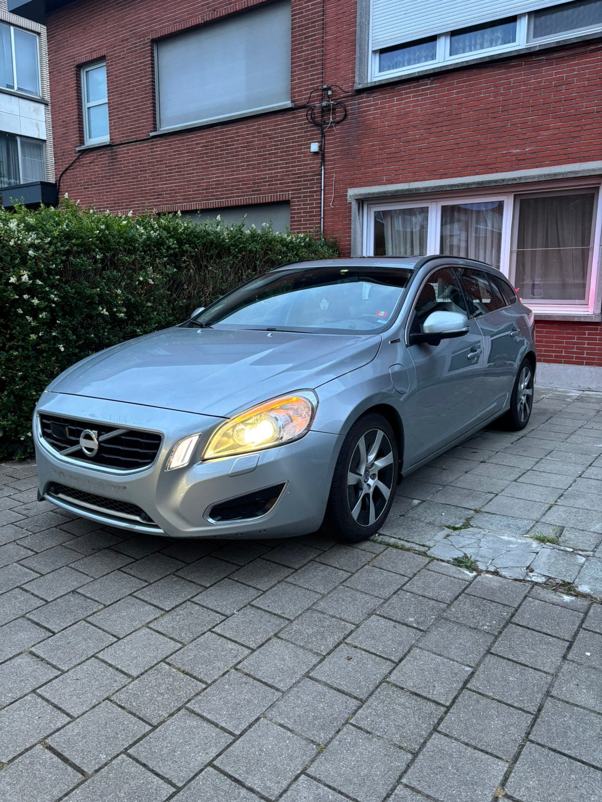 Volvo V60 D6 Plug-in Hybrid | 2013 | 242.000 km, Autos, Volvo, Particulier, V60, Cruise Control, Automatique, Cuir, Enlèvement