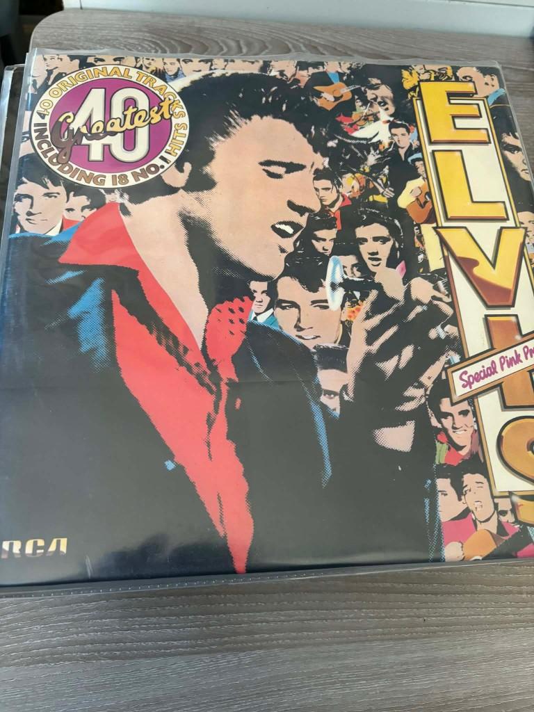 Elvis dubbel lp, 40 greatest hits Engelse pers, pink vinyl., Gebruikt, Beschermende buitenhoes, Ophalen of Verzenden, Rock-'n-Roll